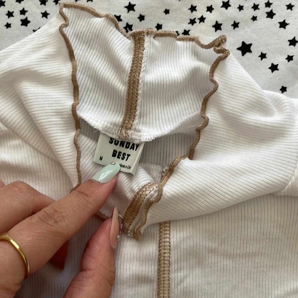 Aritzia Sunday Best “Ross Turtleneck” size medium - Picture 3 of 7
